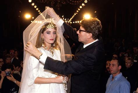 Yves Saint Laurent: abiti da sposa. Retpospettiva.